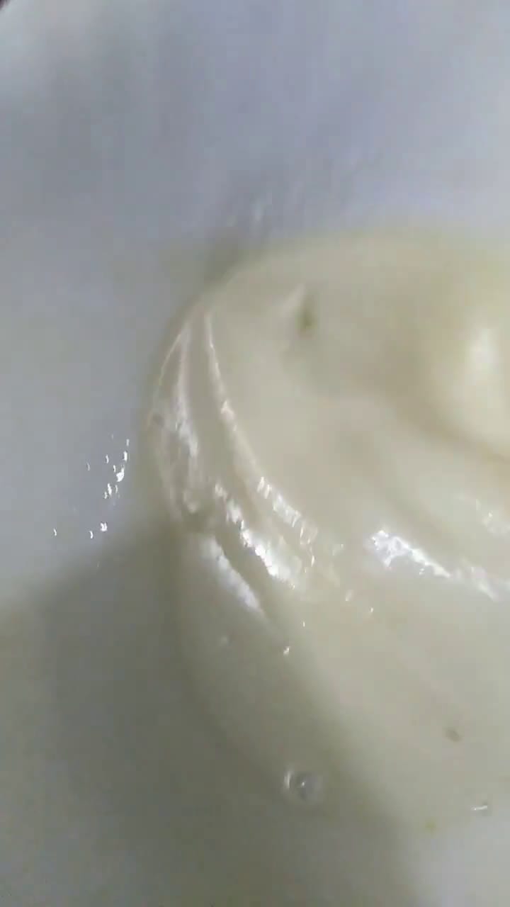 عکس مرحله 1 از دستور کلوچه کشمش و زعفرون