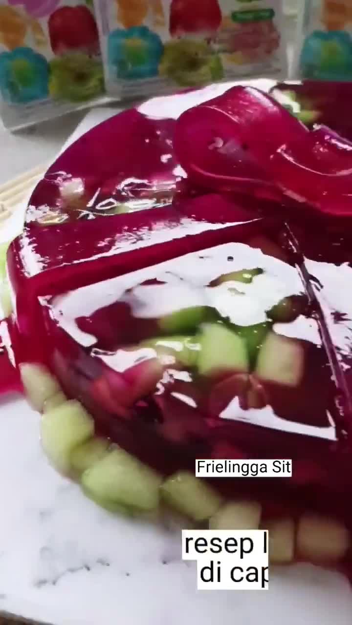 Foto langkah ke 5 dari resep Red n Green Pudding (buah naga dan melon).