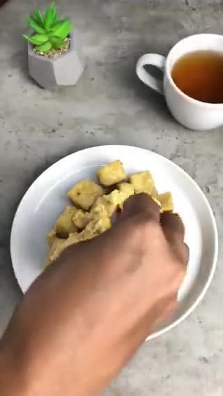 Foto langkah ke 5 dari resep Tahu goreng saus telur asin.