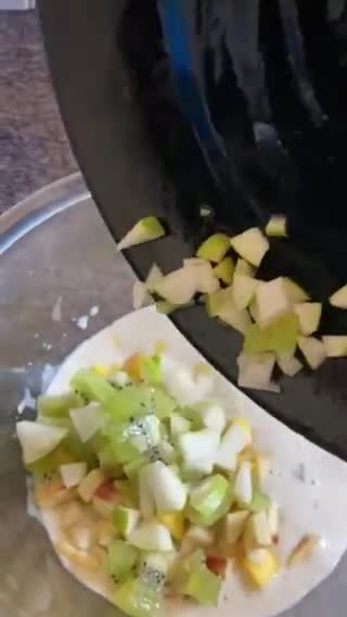 फलाहारी फ़्रूट कस्टर्ड (बिना दूध और कस्टर्ड पाउडर) (Falahari fruit custard recipe in hindi) रेसिपी चरण 4 फोटो
