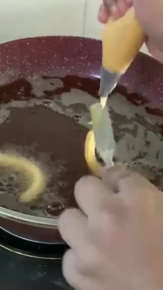 Gambar langkah 5 resipi Churros.