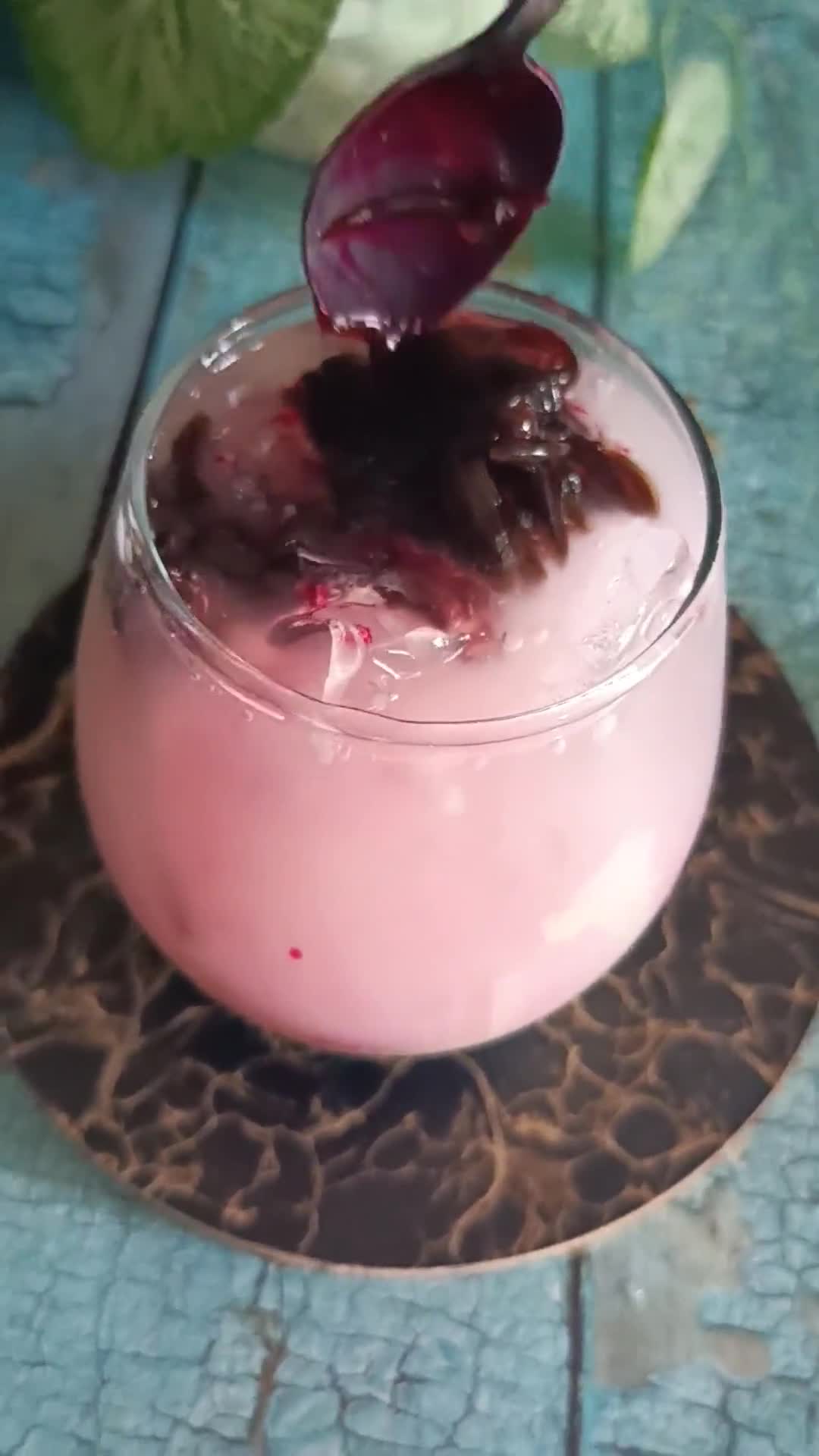 Gambar langkah 3 resipi Sparkling Water Sirap Bandung Cincau.