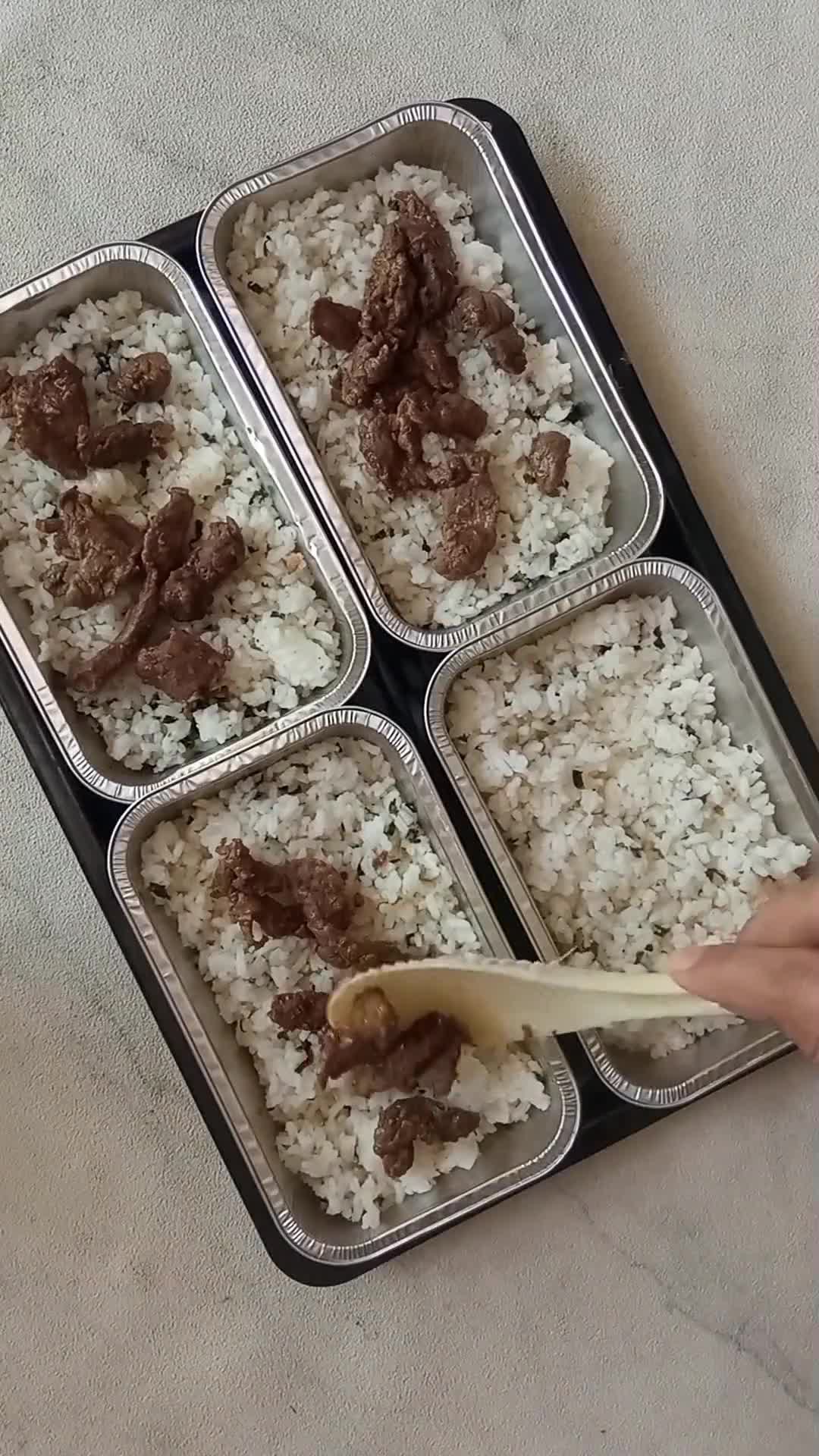 Foto langkah ke 4 dari resep Beef Mentai Rice.