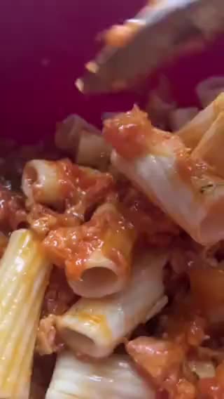 Foto del paso 5 de la receta: Tortelloni con pisto en conserva casera y atún