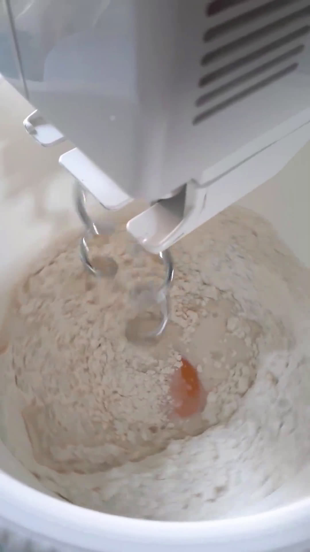 Foto langkah ke 2 dari resep Donat Panggang Empuk isi Ragout.