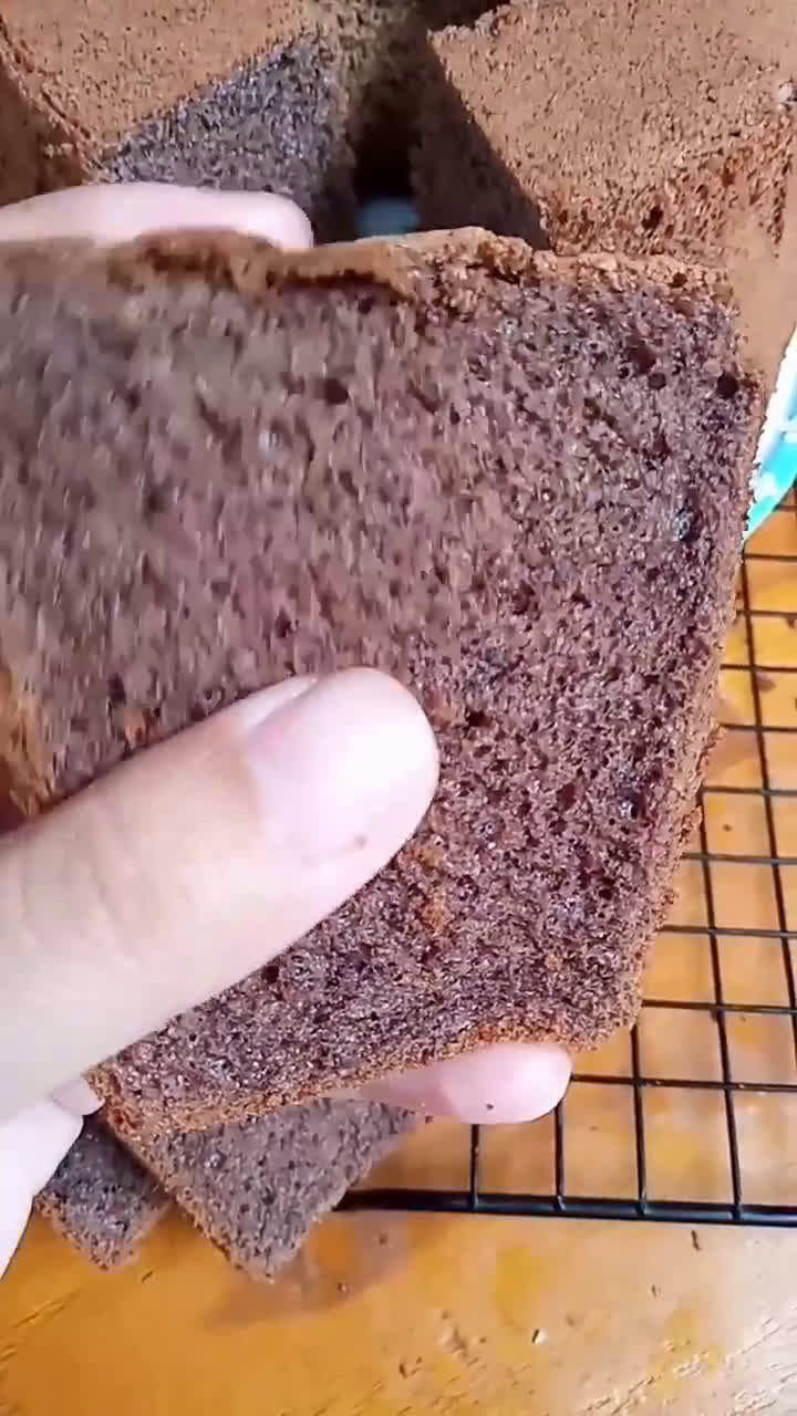 Foto langkah ke 5 dari resep Chiffon Coklat Ketan Hitam.