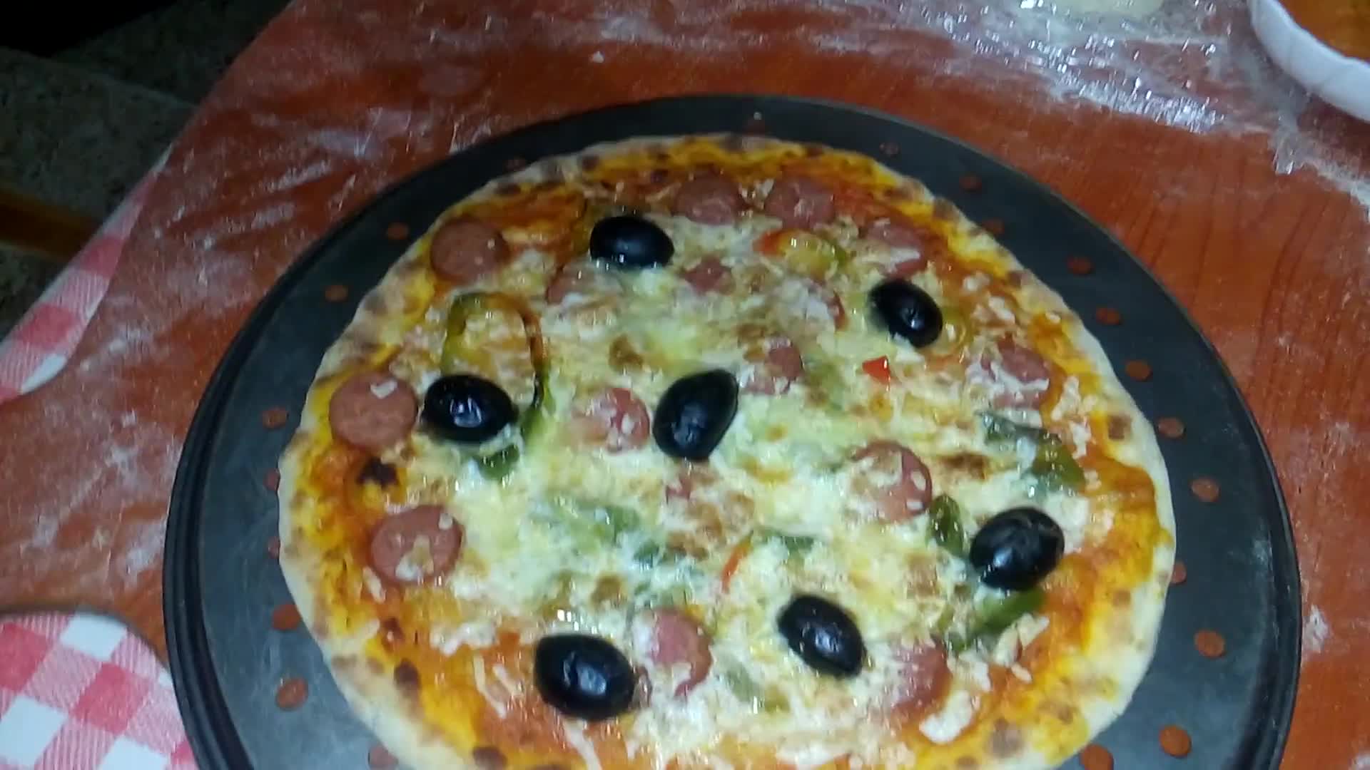صورة لخطوة 9 من وصفة البيتزا 🍕