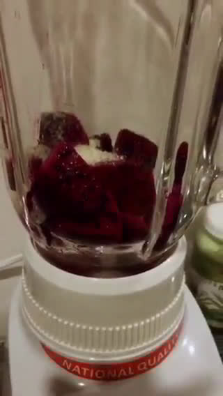 Foto langkah ke 2 dari resep Dragon fruit Juice.