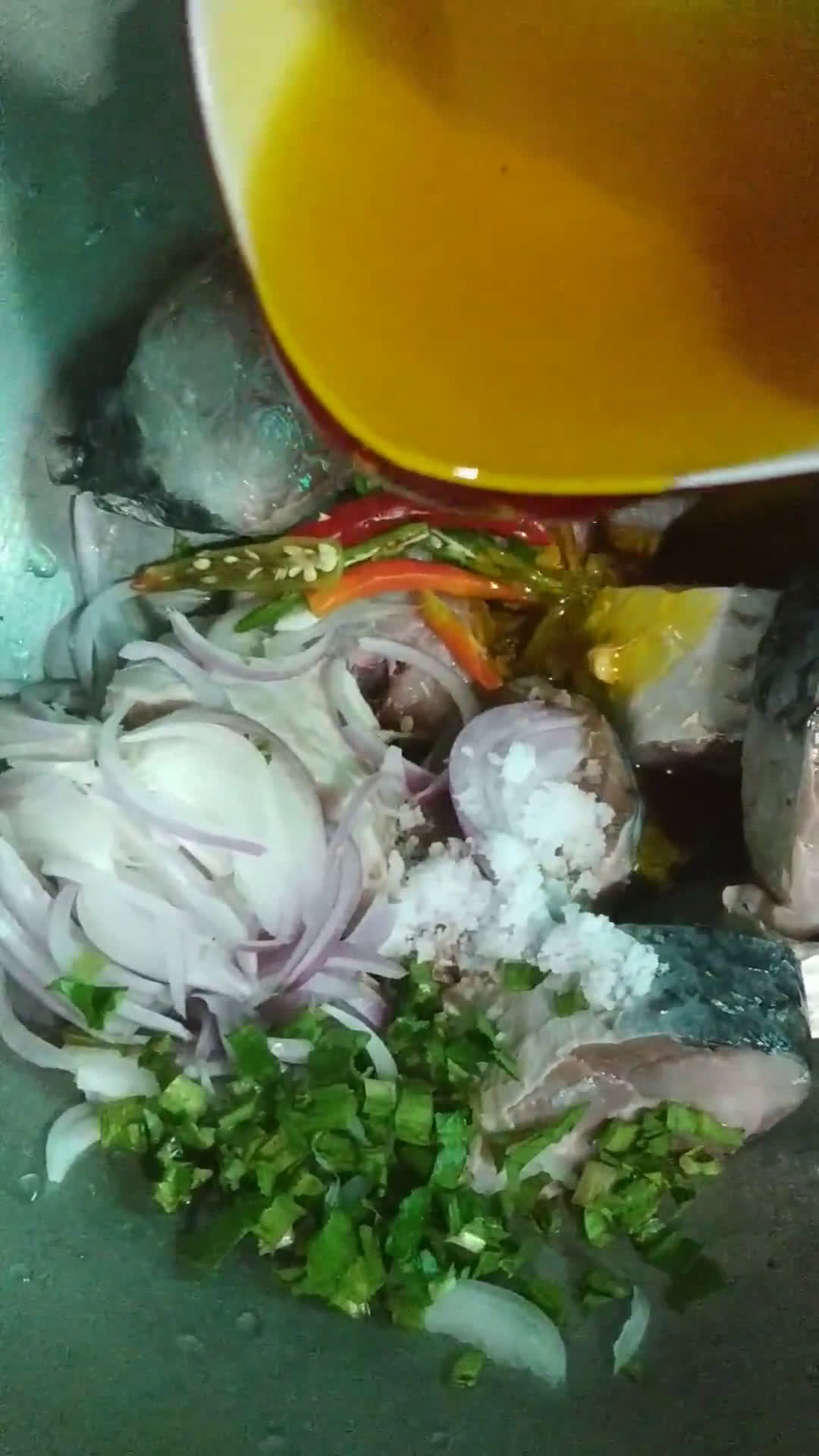 সরষে ইলিশ। রেসিপি ধাপ - 2 ছবি