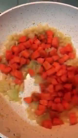 Foto langkah ke 3 dari resep Sup Tomat Makaroni.