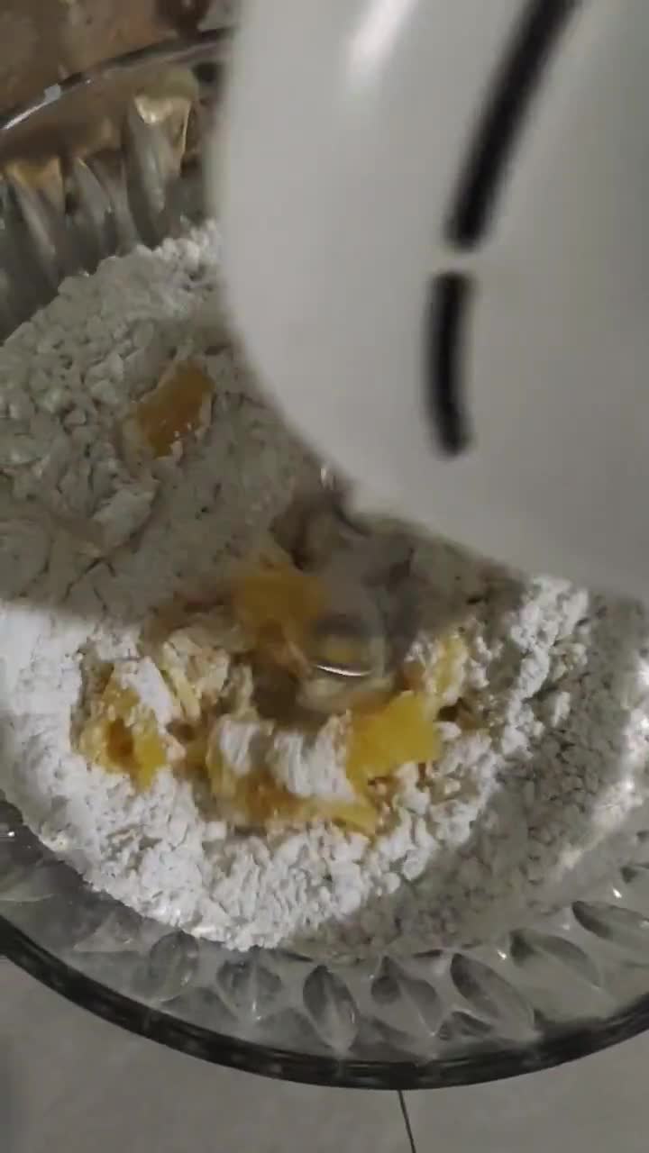 Foto langkah ke 2 dari resep Donat Labu Kuning.