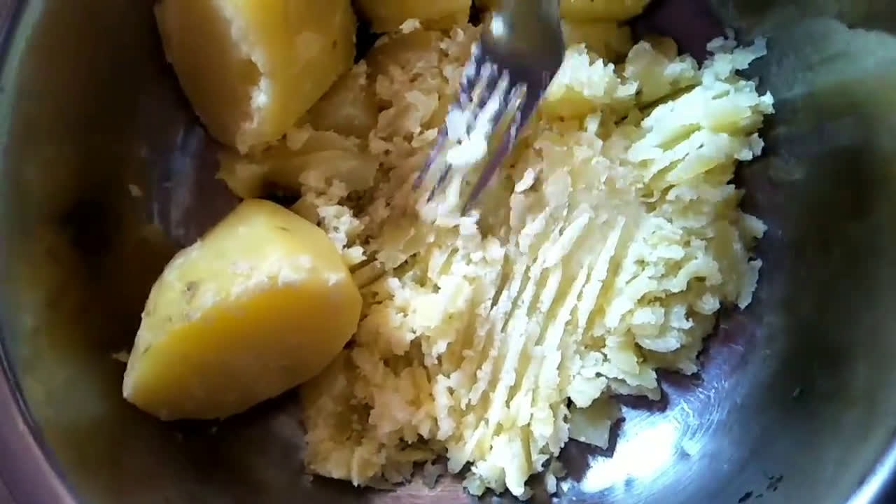 Foto langkah ke 2 dari resep Pompom potato cheese versi jumbo.