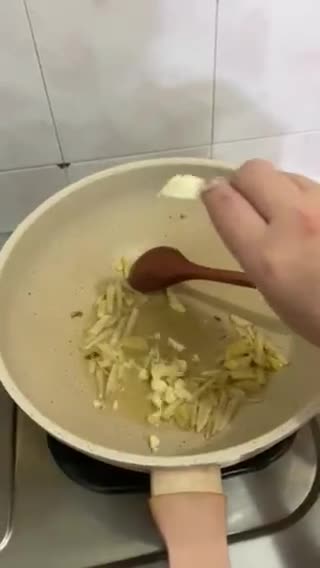 Foto langkah ke 4 dari resep Udang kipas saus bawang putih 🦞.