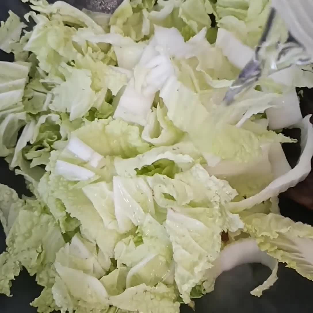 Foto langkah ke 2 dari resep Tumis Sawi Tauge Telur Puyuh.