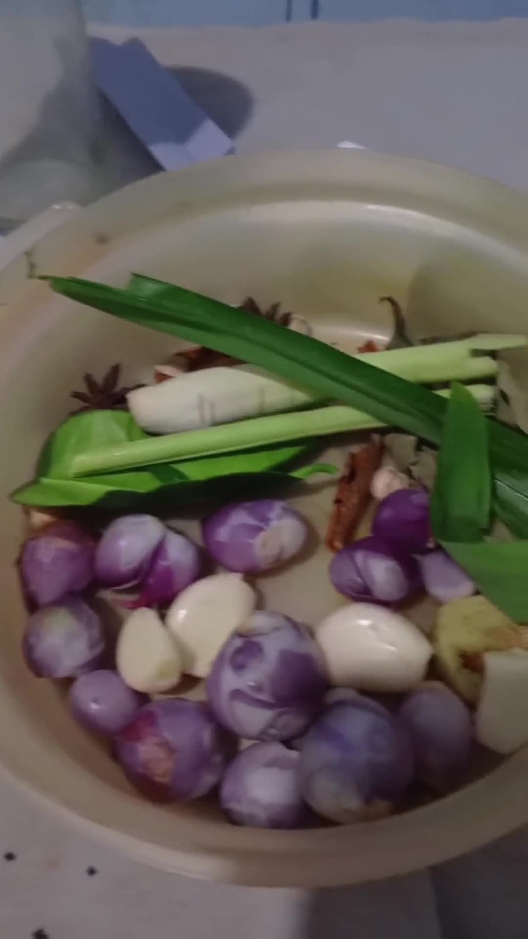 Foto langkah ke 1 dari resep Nasi Kuning Kukus.