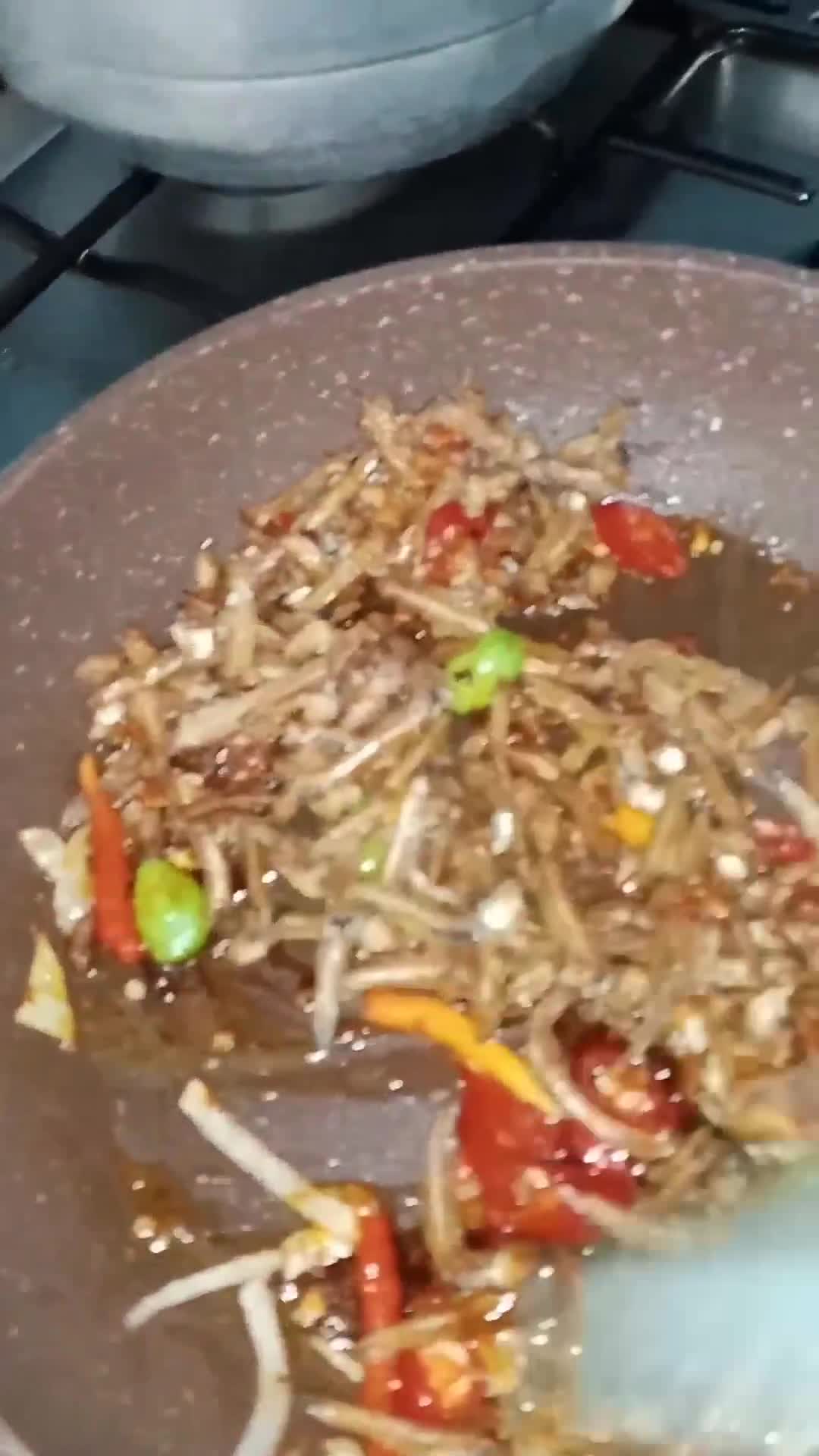 Foto langkah ke 3 dari resep Tumis Petai Teri Pedas.