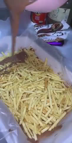 صورة لخطوة 4 من وصفة اعواد البطاطا مع الكاكاو