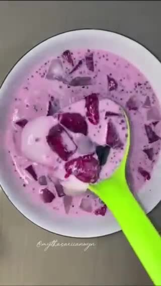 Foto langkah ke 3 dari resep Es Kelapa Cincau Naga.