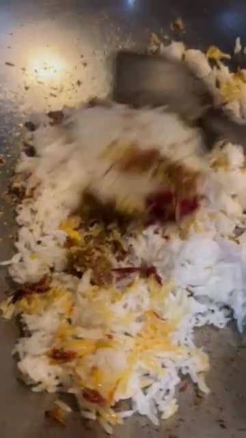 Gambar langkah 3 resipi Nasi goreng lada kering.