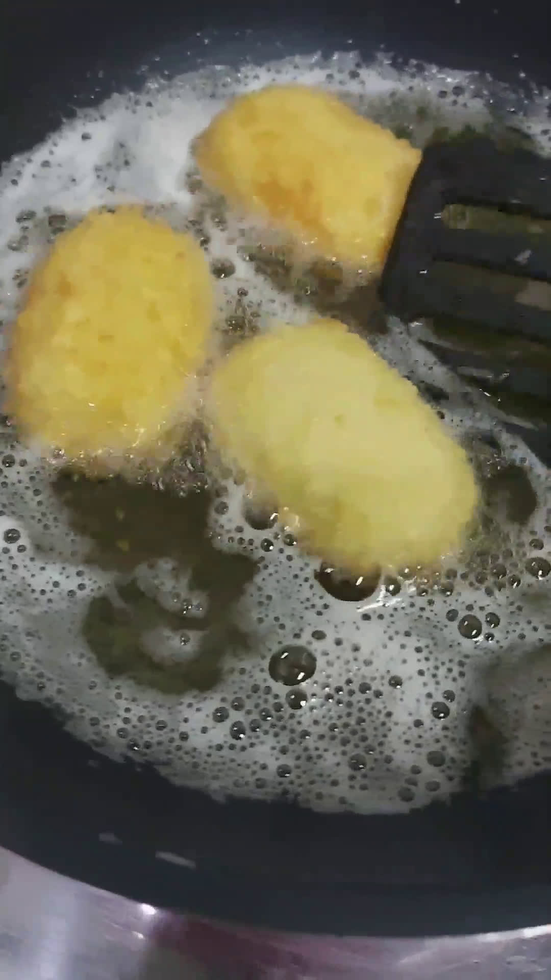 Foto langkah ke 3 dari resep Lemper goreng abon.