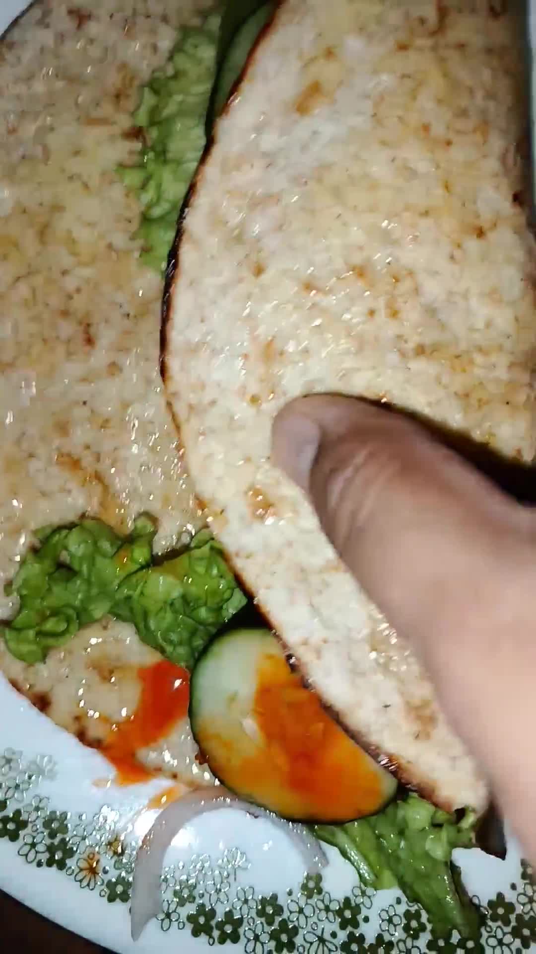 Gambar langkah 3 resipi Roti Roll-Up Wrap Ayam.