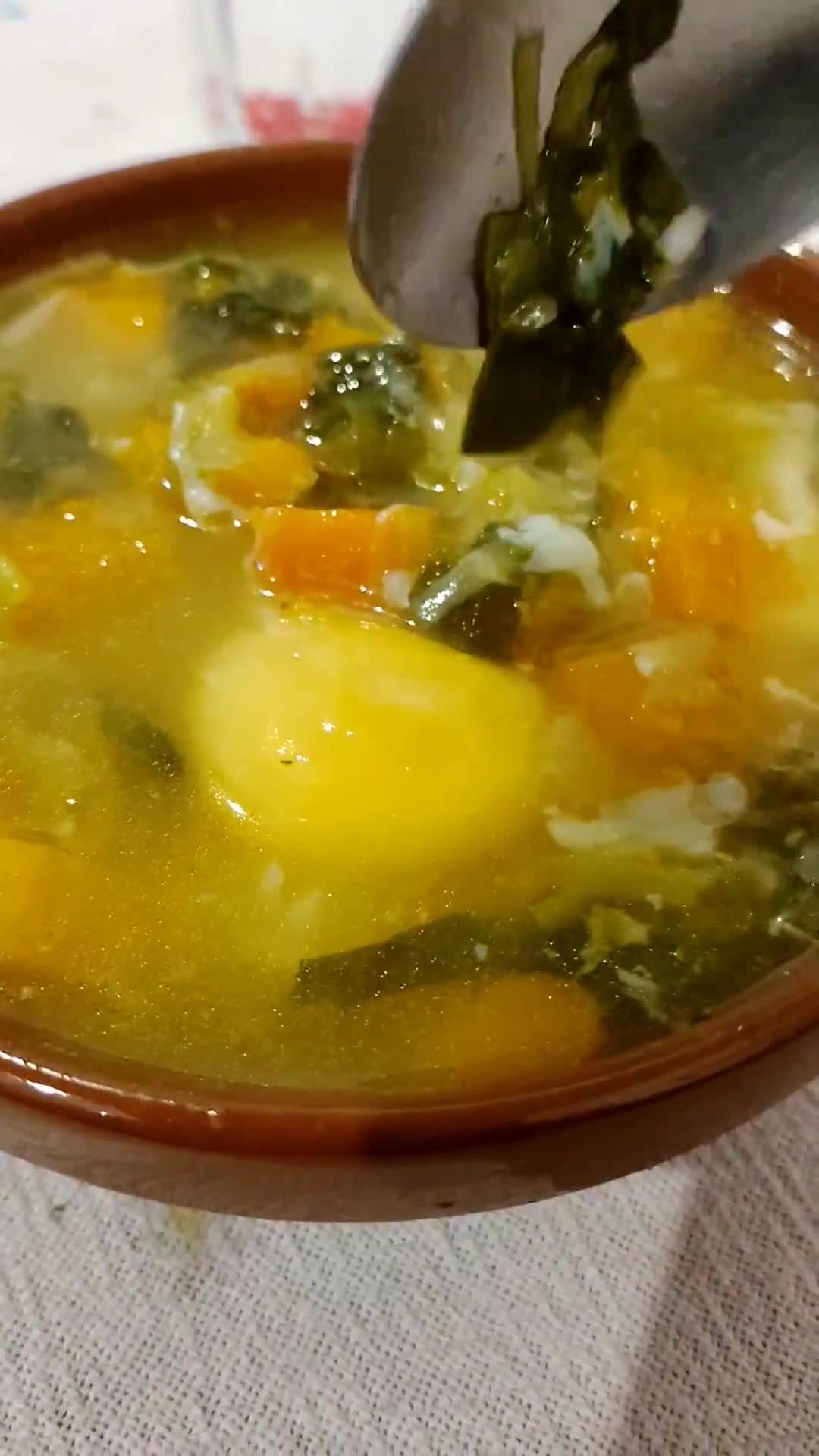 Foto del paso 6 de la receta: Sopa de verduras con huevo
