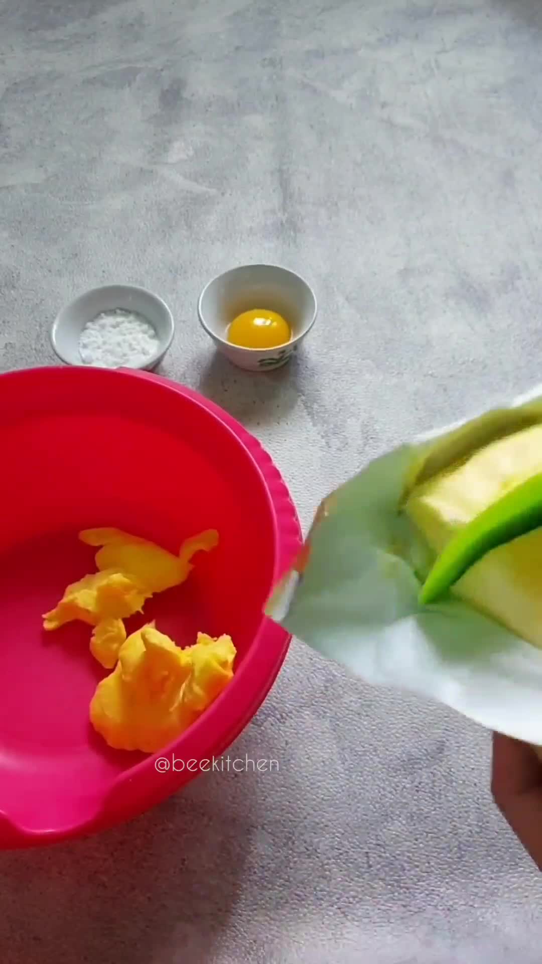 Foto langkah ke 2 dari resep Pie Susu Durian.