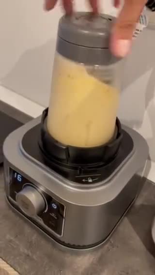 Foto del paso 2 de la receta: Smoothie Bowl de Plátano y Nectarina