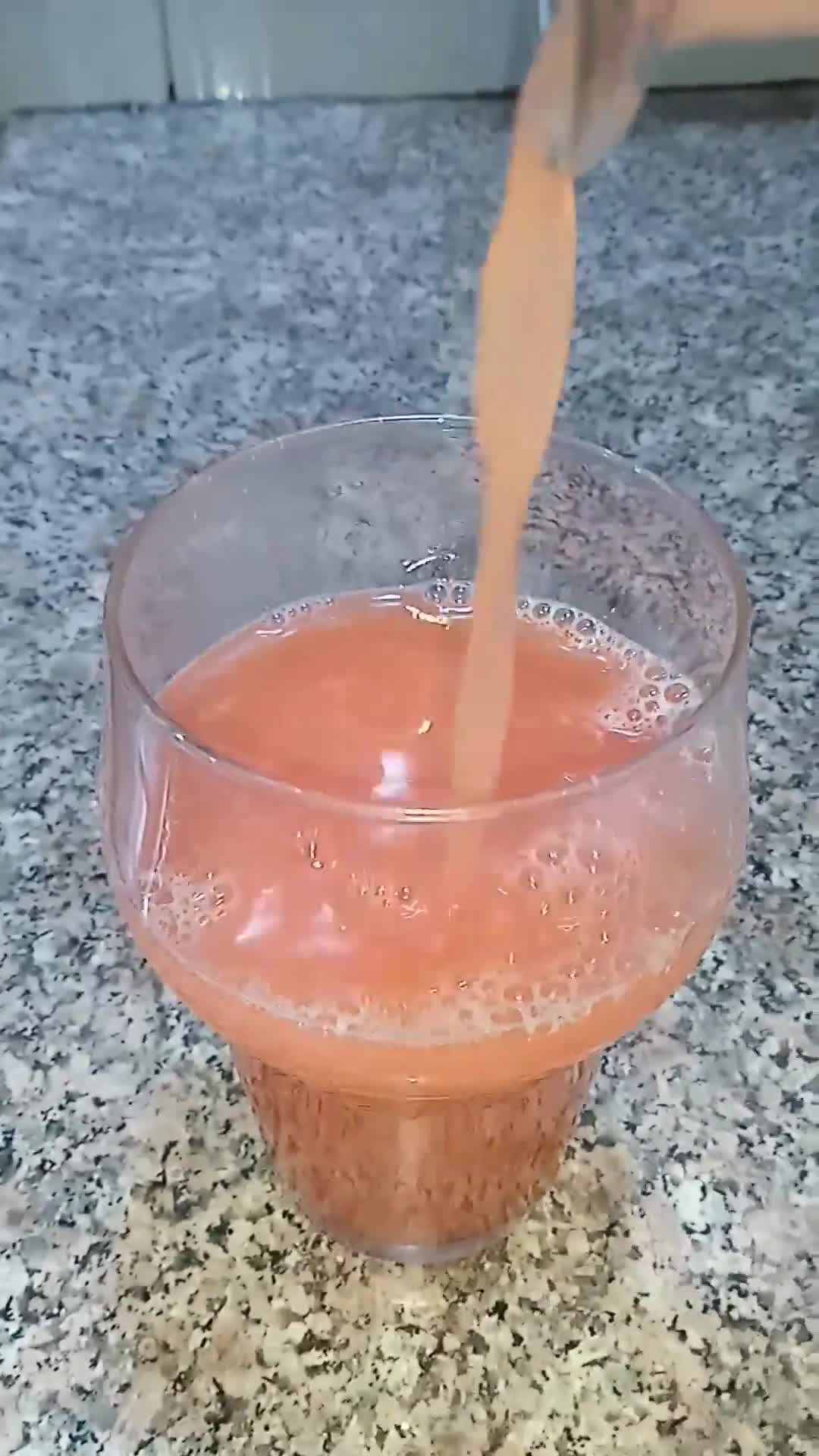 Une image de l'étape 4 de Cocktail grenade et agrumes.