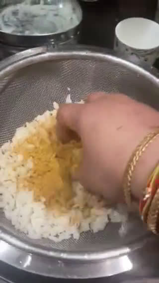 बसंती पोहा (basanti poha recipe in Hindi) रेसिपी चरण 5 फोटो