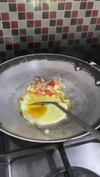 Foto langkah ke 1 dari resep Orak Arik Timun Telur.