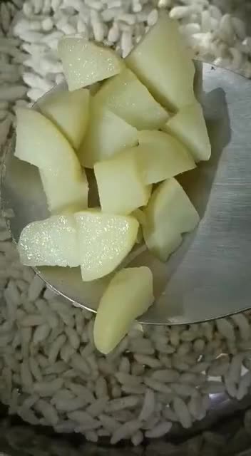 झालमुड़ी (Jhal Muri recipe in Hindi) रेसिपी चरण 2 फोटो