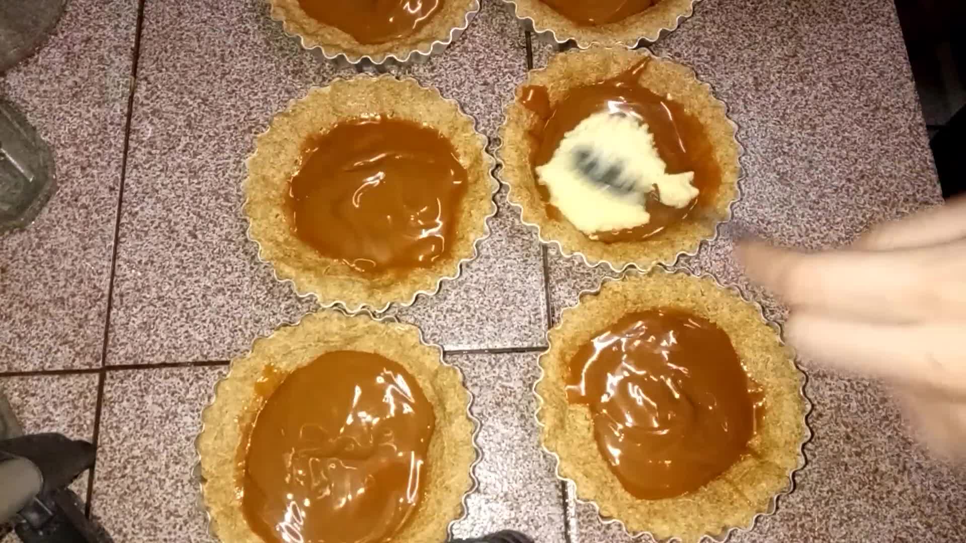 Foto del paso 8 de la receta: Tarta integral de dulce de leche y coco