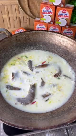 Gambar langkah 3 resipi Masak lemak cili api pucuk paku & udang.