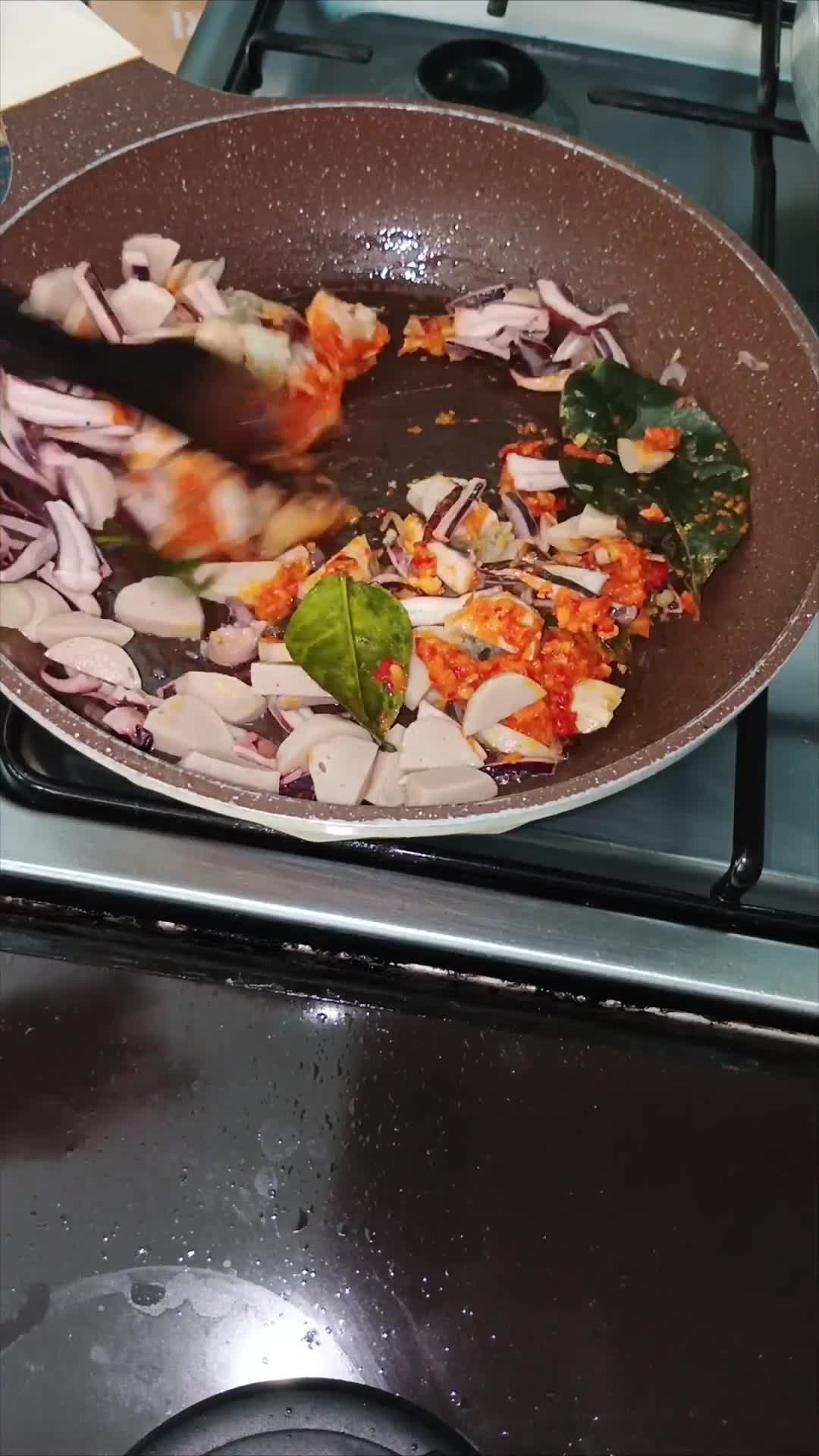 Foto langkah ke 3 dari resep Balado Cumi Bakso.