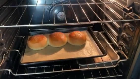 Hình bước làm 13 của món Homemade Hamburger (Bánh mì burger)