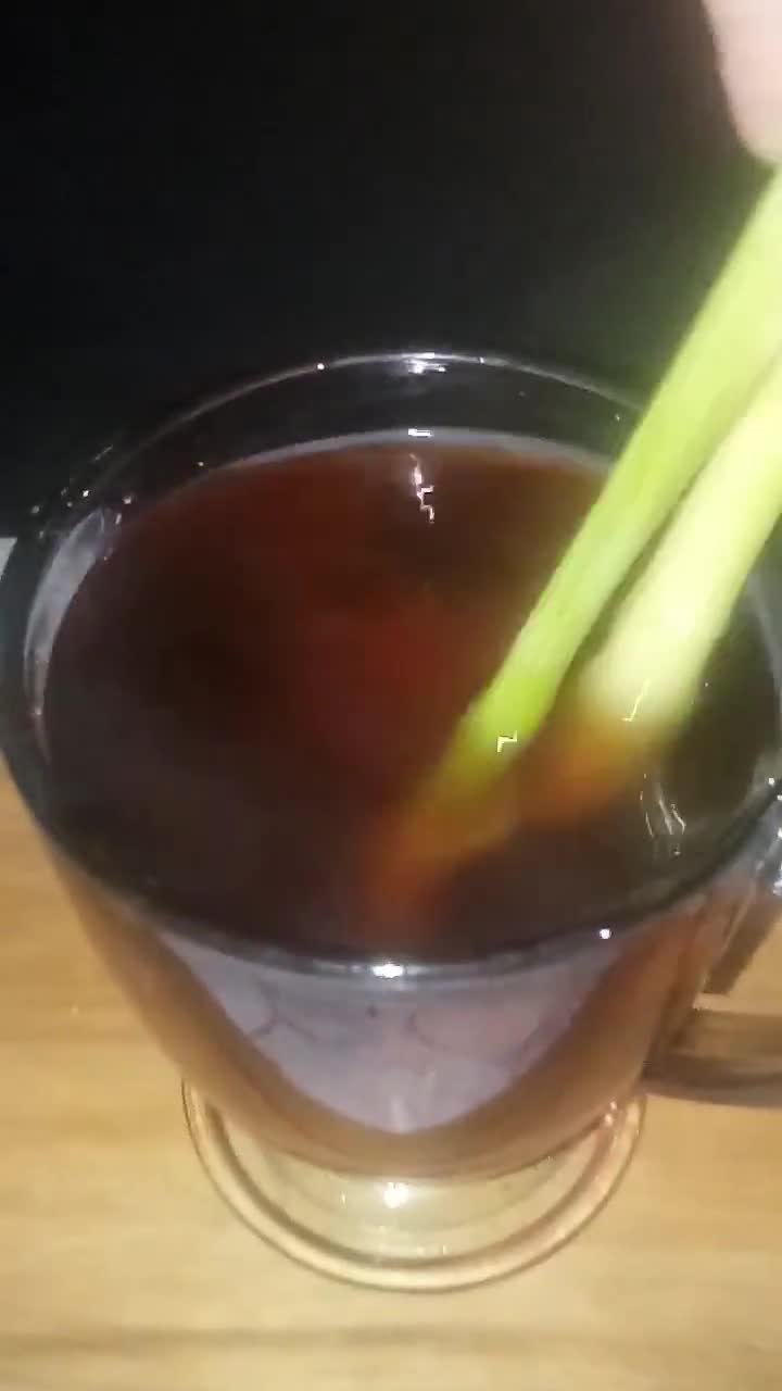 Foto langkah ke 3 dari resep Lemongrass Honey Tea.