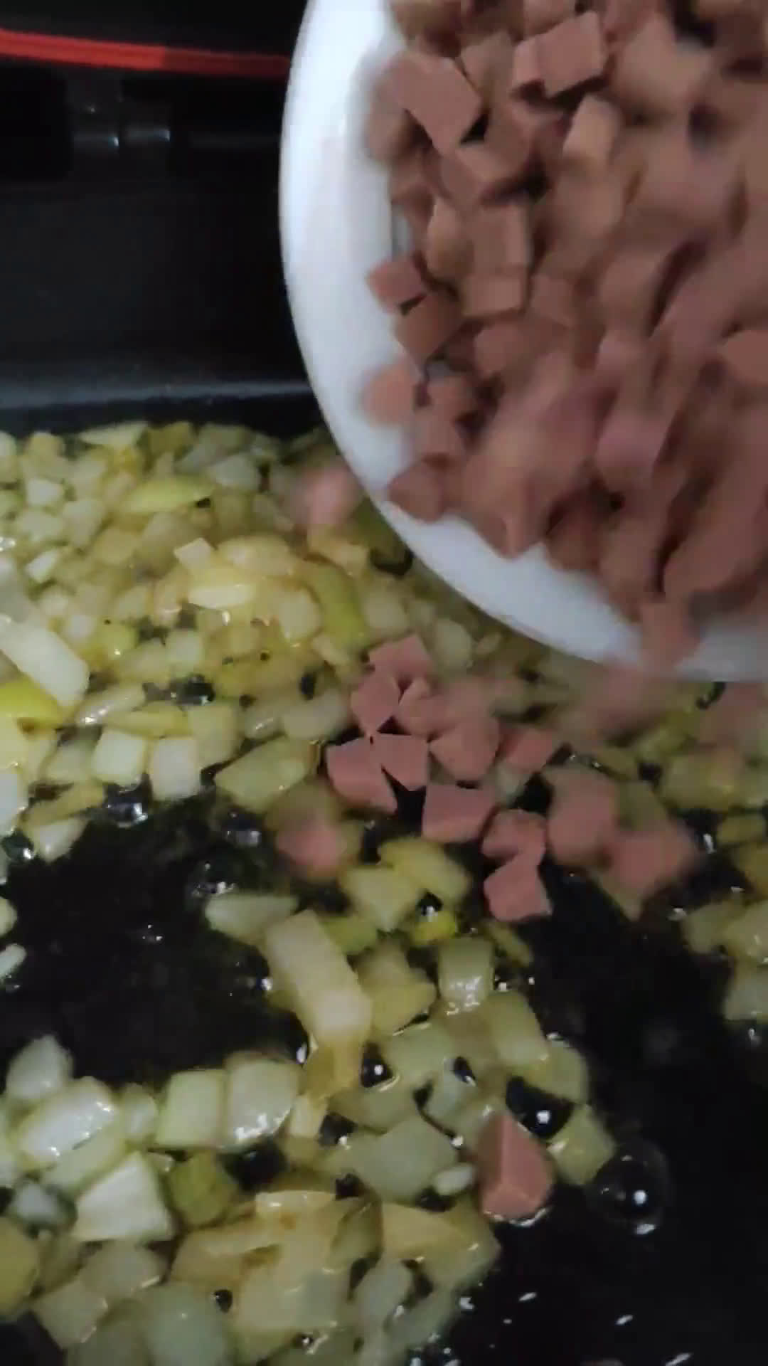 Foto langkah ke 3 dari resep Macaroni Schootel Snack Box.