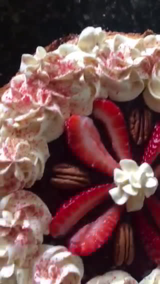 Foto del paso 3 de la receta: Cheesecake rellena de fresas 🍓