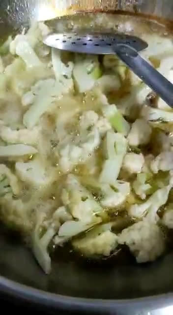 रस वाली गोभी (ras wali gobi recipe in Hindi) रेसिपी चरण 1 फोटो