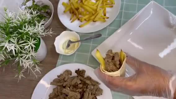 صورة لخطوة 4 من وصفة اقماع شاورما اللحم