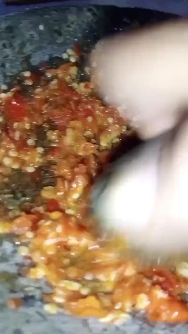Foto langkah ke 8 dari resep Soto unyil ayam buk rum.