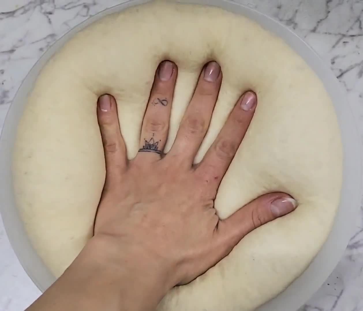 Foto del paso 7 de la receta: 🧀🥖 Pancito relleno de queso con técnica Tang zhong 🥖🧀