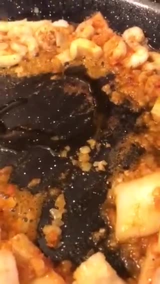 Foto del paso 10 de la receta: Fideuà de sepia, cigalitas y gambas peladas