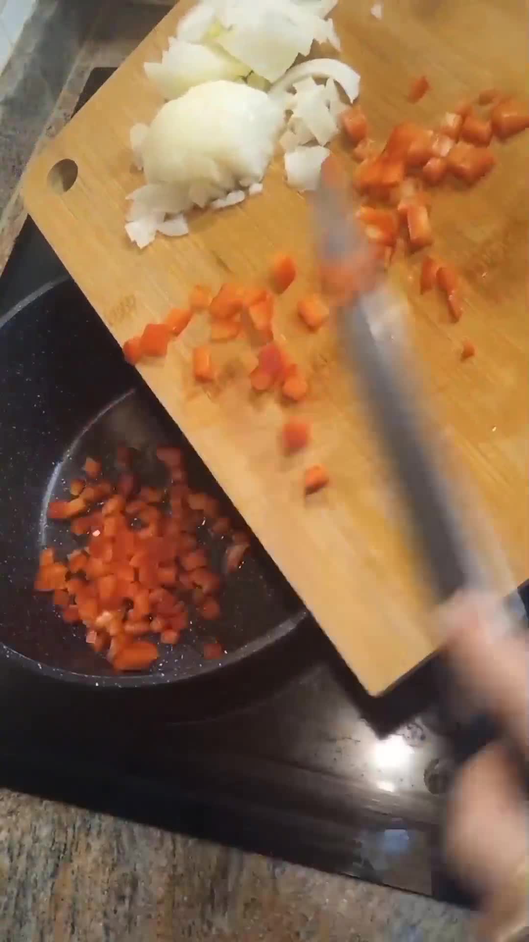 Foto del paso 1 de la receta: Estofado de pollo 🍗