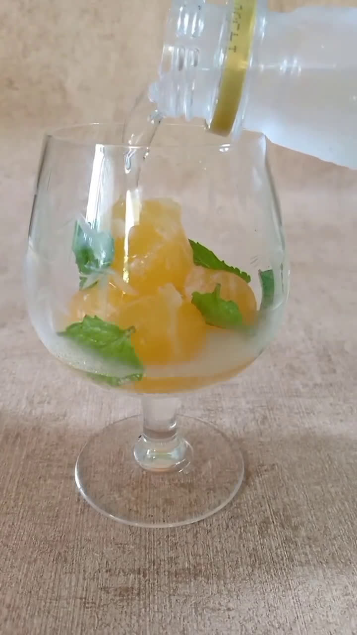 Foto langkah ke 3 dari resep Sparkling Passion Fruit.