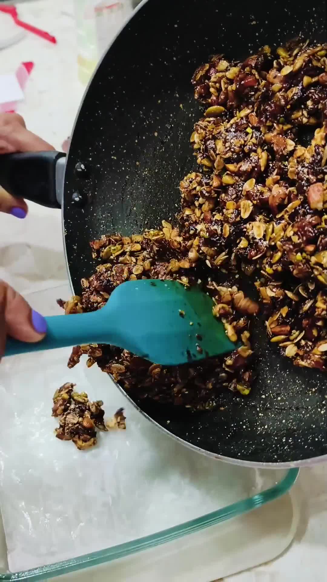 एनर्जी बाइट्स(energy bites recipe in Hindi) रेसिपी चरण 2 फोटो
