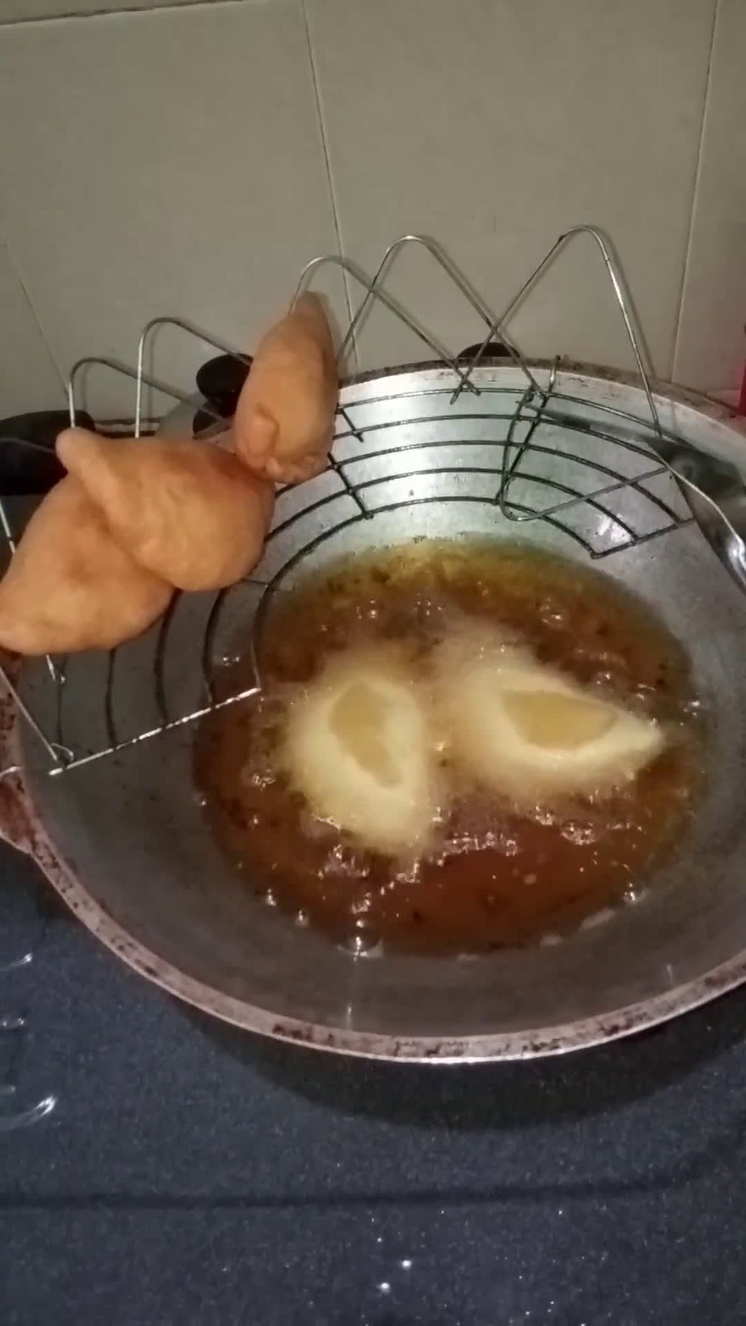 Foto langkah ke 6 dari resep Pastel Ayam Suwir Wortel.