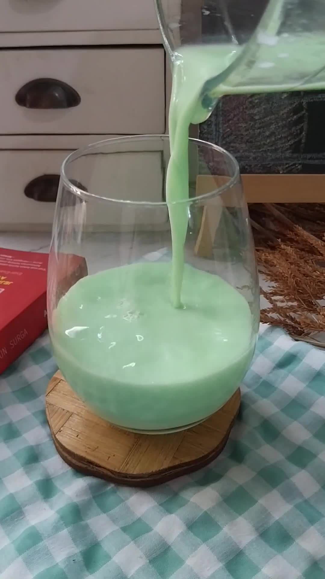 Foto langkah ke 2 dari resep Melon Lime Soda.
