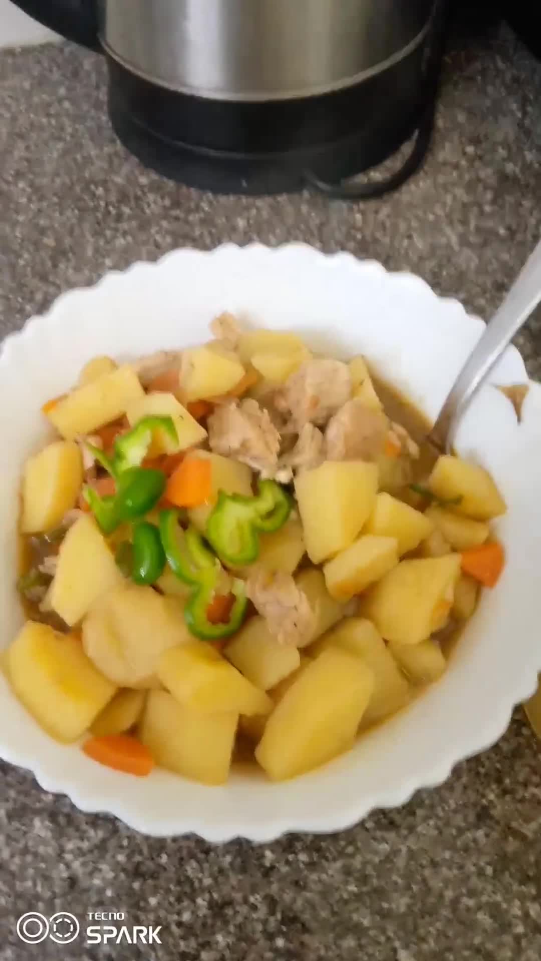 Chicken pepper soup with potato & 5alive juicematakin girki8 hoto